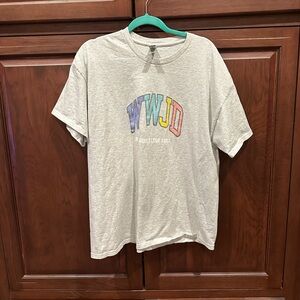 Light heathered gray WWJD tee sz XL